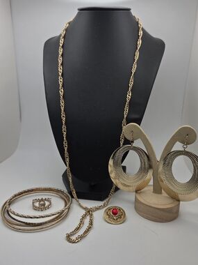 Vintage Sarah Coventry Gold Tone Necklace & Costume Jewelry Lot 8pc Set Size 7
